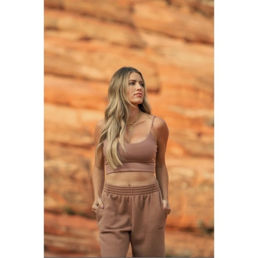 Everyday Scoop Neck Sports Bra in Mauve